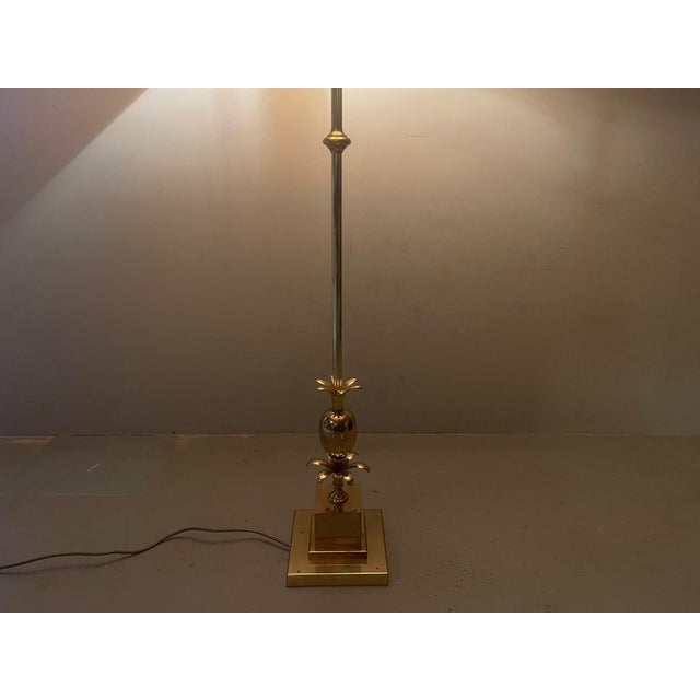 Metal Hollywood Regency French Brass Floor Lamp in the style of Maison Charles. France, 1970s For Sale - Image 7 of 18