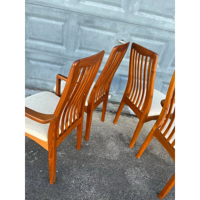 Wood Set of Four Mid Century Dining Chairs by Benny Linden | Including Two Captains Chairs For Sale - Image 7 of 12