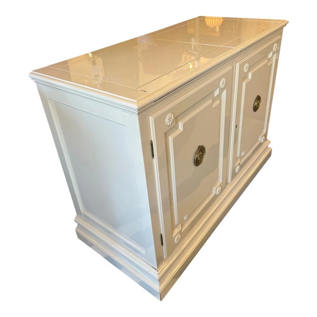 Baker Furniture Vanilla & Black Laquer Bar Sideboard With Recessed Casters For Sale
