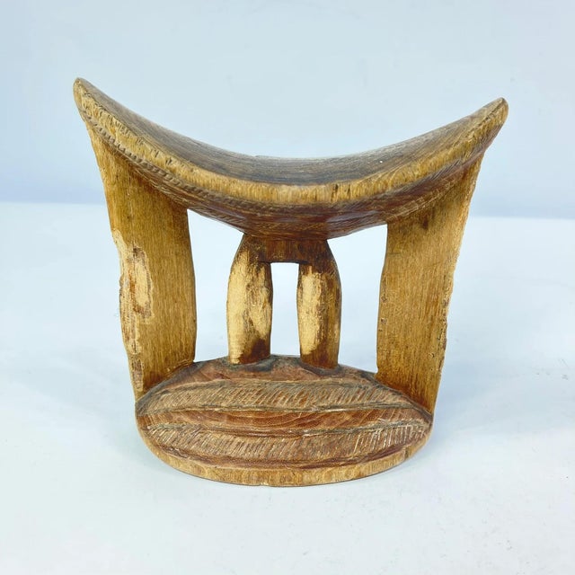 African Early 20th Century Wood Headrest Ethiopia MATTER COLLECTION For Sale - Image 3 of 6