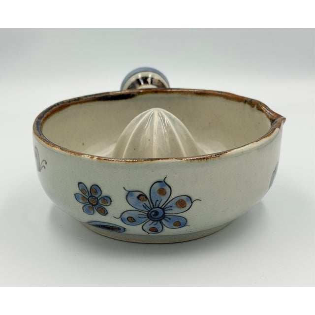 1950s Folk-Art Ken Edwards Mexican El Palomar Tonala Hand Painted Citrus Juicer For Sale In Palm Springs - Image 6 of 8