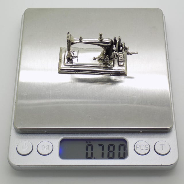 Silver Vintage Italian Handmade Genuine Silver Sewing Machine Figurine Miniature, Made in Tuscany (Italy) For Sale - Image 8 of 9