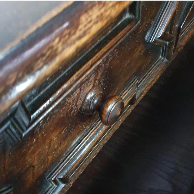 English Charles II Chest of Drawers in Oak For Sale - Image 13 of 18