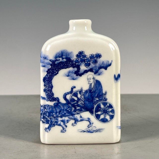 Vintage Blue & White Porcelain Snuff Bottle – Guiguzi Descending the Mountain Motif For Sale - Image 4 of 9
