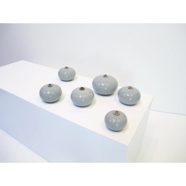 The set includes: - 2 small h-7 d-9 - 2 medium h-8.5 d11.5 - 2 large h-10.5 d-13.5 up to 250v (europe/uk standard).the...