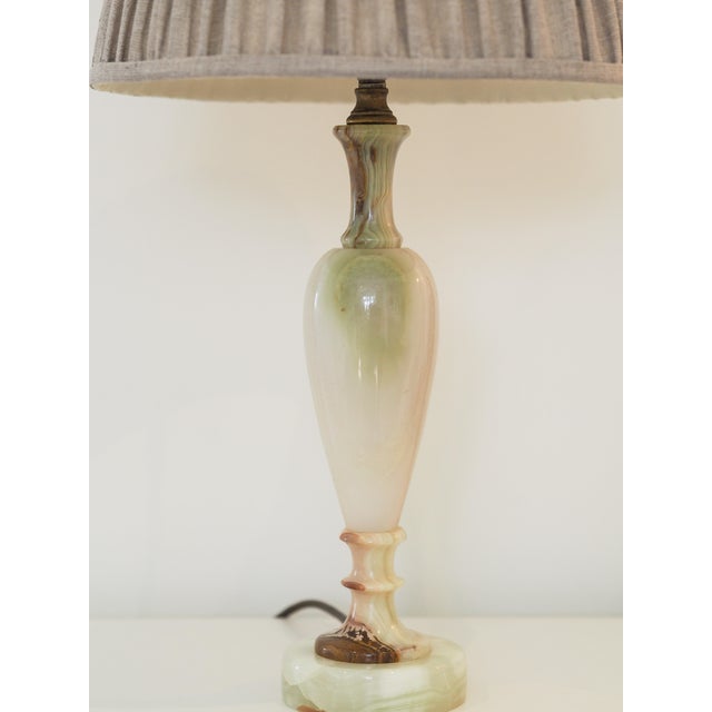 Onyx and Brass Table Lamp by Marmo Lusso For Sale - Image 4 of 5