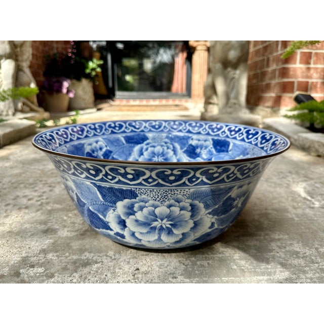 Chinoiserie Vintage Maitland Smith Blue and White Porcelain Bowl Chinoiserie Floral Large Decorative Singing Bowl For Sale - Image 3 of 12