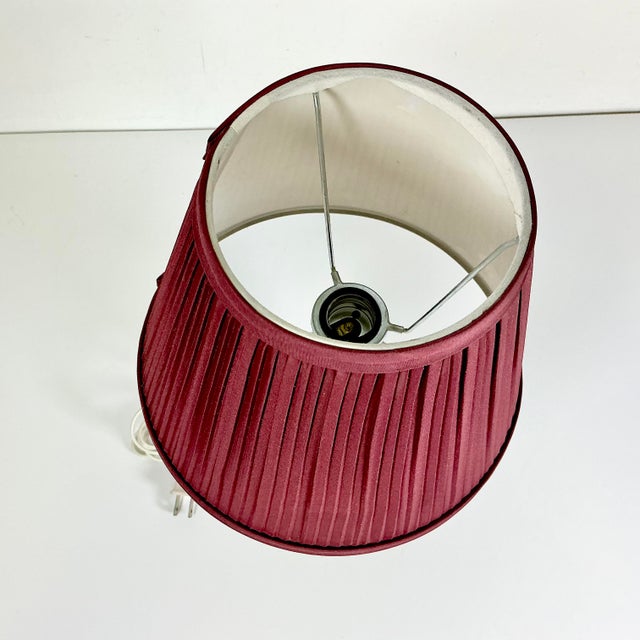 Maroon 1980s Traditional Chinoiserie Boho Chic Ceramic Ginger Jar Petite Table Lamp. For Sale - Image 8 of 11
