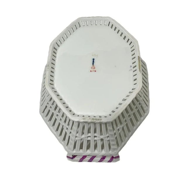 Octonal Openwork Porcelain Basket attributed to Kpm, Berlin, 1890s For Sale - Image 4 of 6