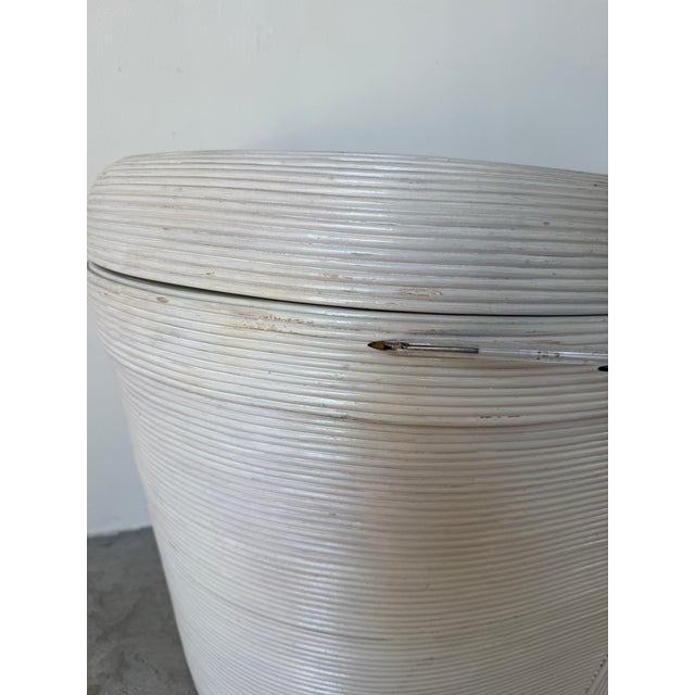 1980’s Vintage Betty Cobonpue Style Pencil Reed Storage Trunk / Table For Sale - Image 16 of 18