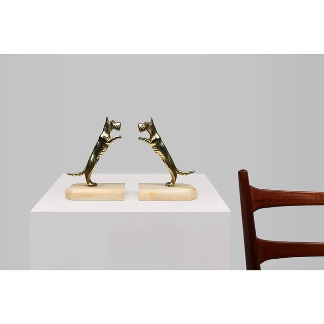 France / 1930 / 2 bookends / copper, marble / Art Deco / Mid-century A beautiful detailed set of bookends, featuring two...