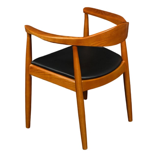 Mid-Century Modern Oak Round Chair in the Style of Hans Wegner For Sale