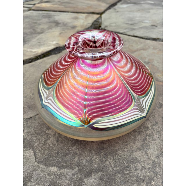 Stuart Abelman Stuart Abelman 1986 Signed Iridescent Art Glass Vase V152-212-1986 For Sale - Image 4 of 7