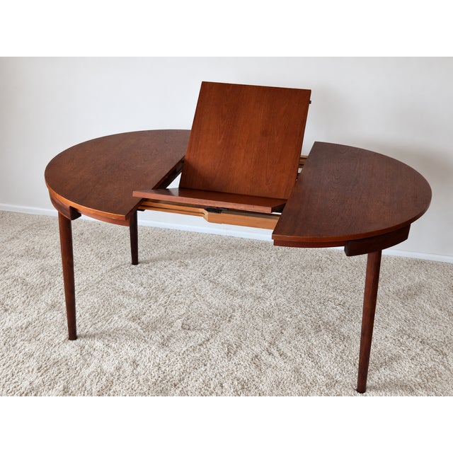 Brown Round Extendable Dining Table and Chairs in Teak by Hans Olsen for Frem Røjle, Denmark, 1960s, Set of 5 For Sale - Image 8 of 18