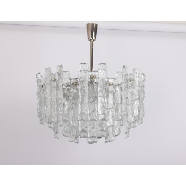 Kalmar Large Soria Chandelier in Ice Glass from Kalmar, Germany, 1970 For Sale - Image 4 of 14