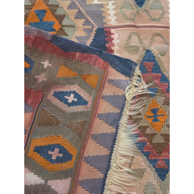 Vintage Dusty Rose Turkish Kilim Rug, Anatolia, Mid-20th Century For Sale In Los Angeles - Image 6 of 6
