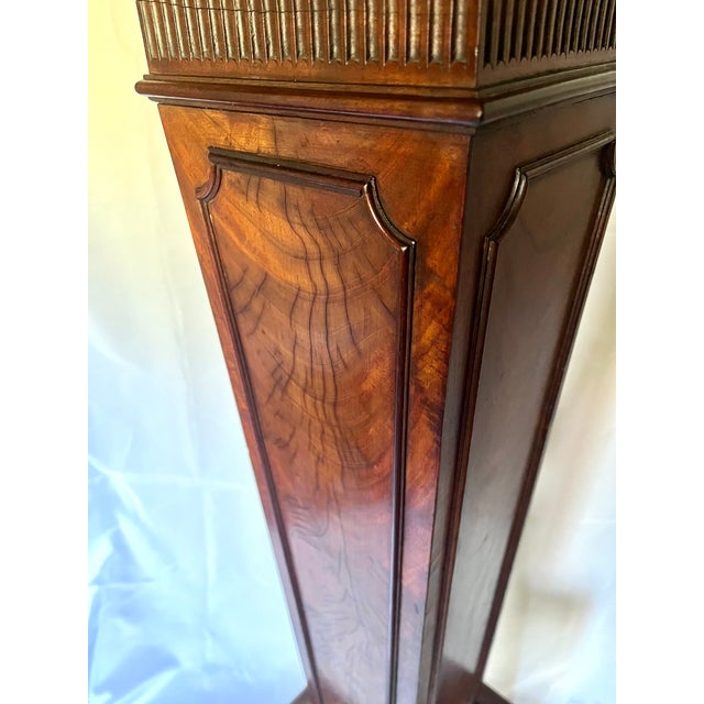 Antique Early 1800s Georgian Style Carved Mahogany Tapered Pedestal Stand For Sale - Image 15 of 18
