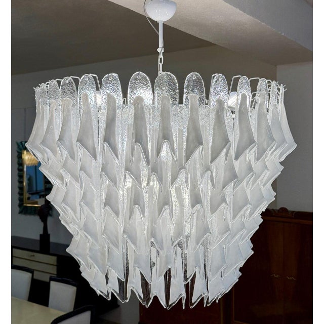 Italian Sculptural Murano Glass Chandelier in White and Clear Glass, 2000s For Sale - Image 3 of 11