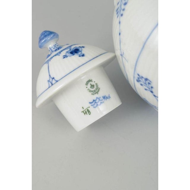 Vintage Blue Fluted Plain Porcelain Coffee Pot from Royal Copenhagen, 1958 For Sale - Image 4 of 5
