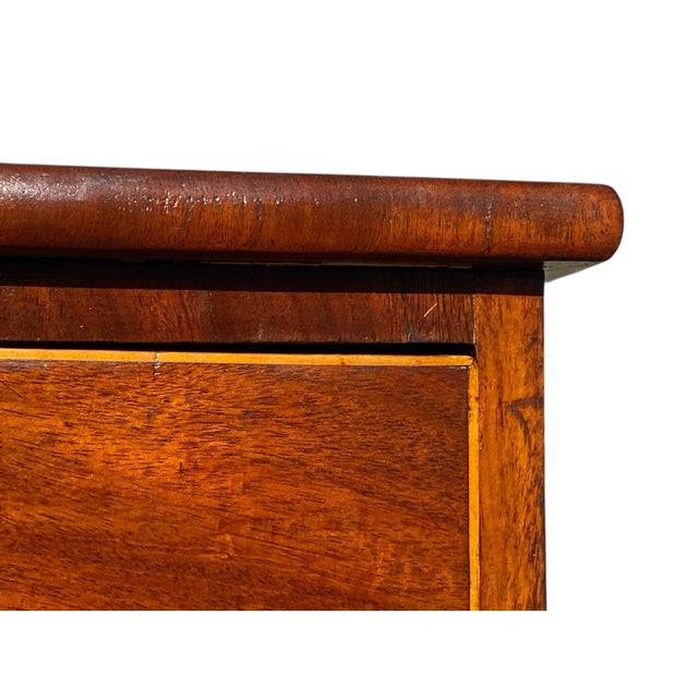 Antique Massachusetts Federal Mahogany Chest of Drawers / Dresser For Sale In Boston - Image 6 of 12