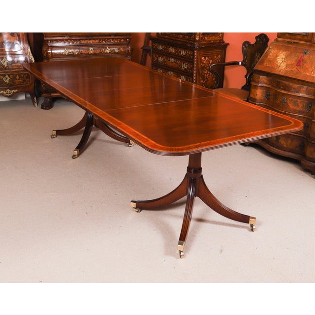 Vintage George III Dining Table by William Tillman and Chairs, 1980s, Set of 11 For Sale - Image 3 of 18