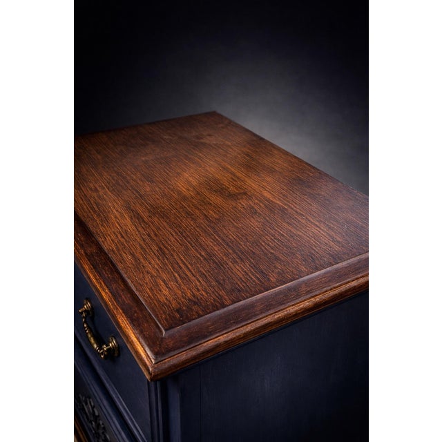 Late 20th Century Pair of Solid Wood Navy Blue Nightstands With Carved Shell Drawer & Walnut Tops For Sale - Image 4 of 12