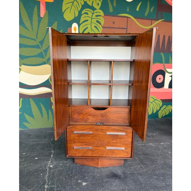 Brown Lane Brutalist Gentleman’s Chest For Sale - Image 8 of 13