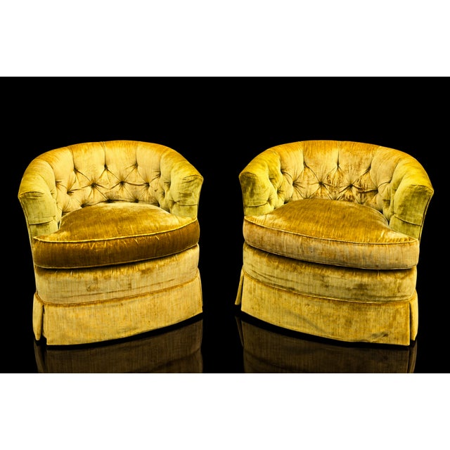 Henredon Pair of Henredon Tufted Barrel Back Swivel Lounge Chairs in Chartreuse Velvet on Casters, Circa 1970s For Sale - Image 4 of 11