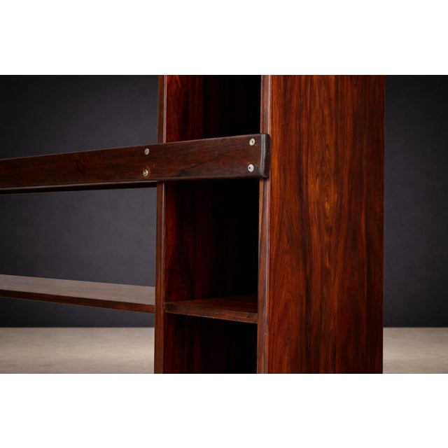 Brazilian Modern Bookshelf in Rosewood, Sergio Rodrigues, C. 1968 For Sale - Image 13 of 15