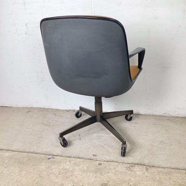 Mid 20th Century Vintage Steelcase 454 Series Desk Chair, Circa 1970s For Sale - Image 5 of 12