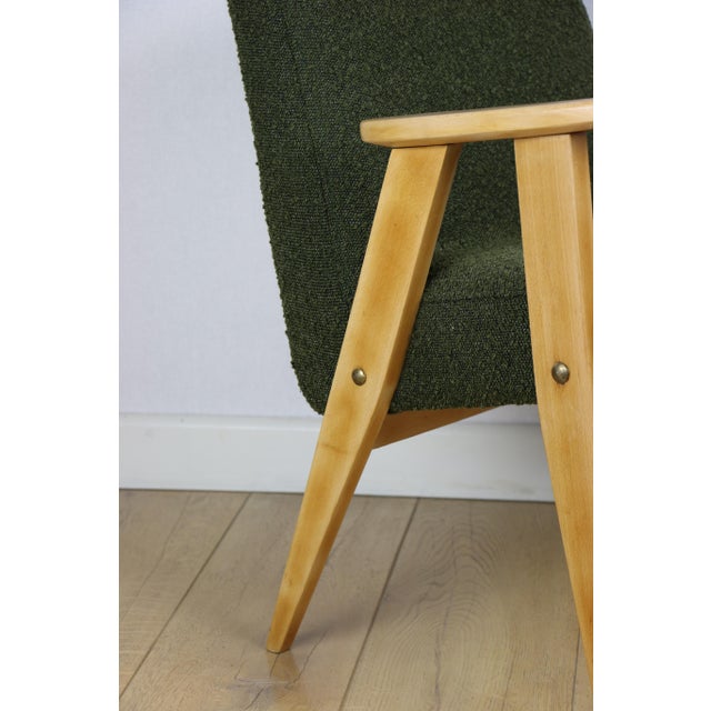 Vintage 366 Armchair in Olive Green Boucle from Józef Chierowski, 1970s For Sale - Image 11 of 13