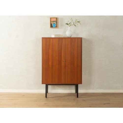 1950s chest of drawers, Oldenburger Möbelwerkstätten Very good workmanshipHigh-quality materialsMade in Germany,...