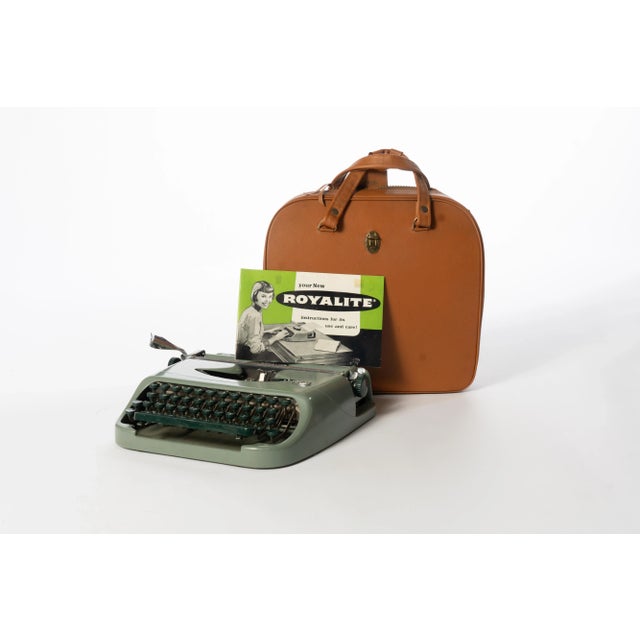Vintage Royalite Typewriter - 1950's For Sale - Image 12 of 12