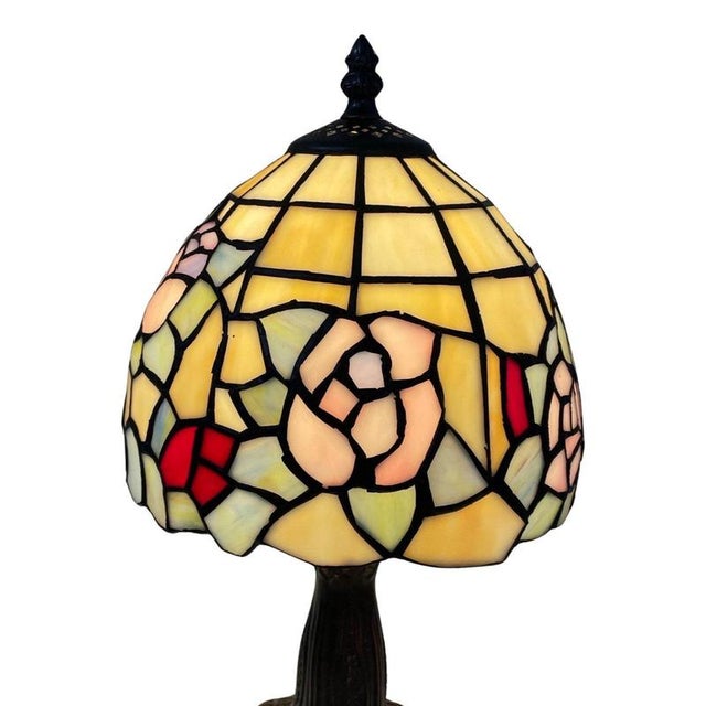 Tiffany style table / desklamp. A vintage example from the 1980’s in great condition. A brown metal base supports the...