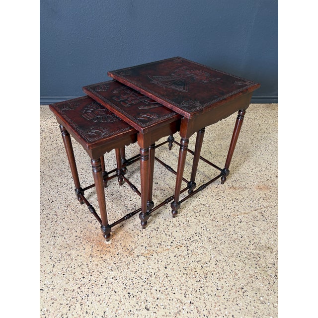 Wood Antique Hand-Crafted Mahogany Nesting Tables With Leather Tops, 1910 For Sale - Image 7 of 17