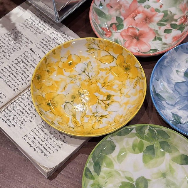 2020s Floral Ceramic Plate in Country Style - Set of 4 For Sale - Image 5 of 5