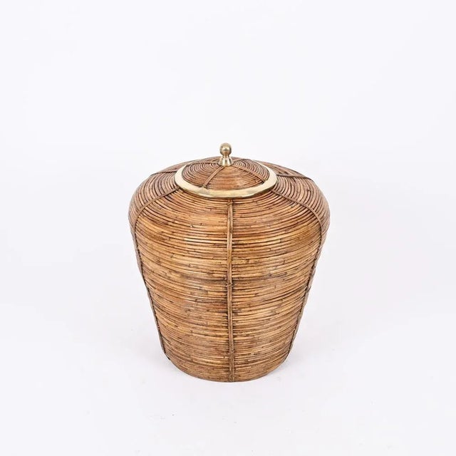 Large French Riviera Basket in Rattan & Brass, Italy, 1970s For Sale - Image 4 of 12