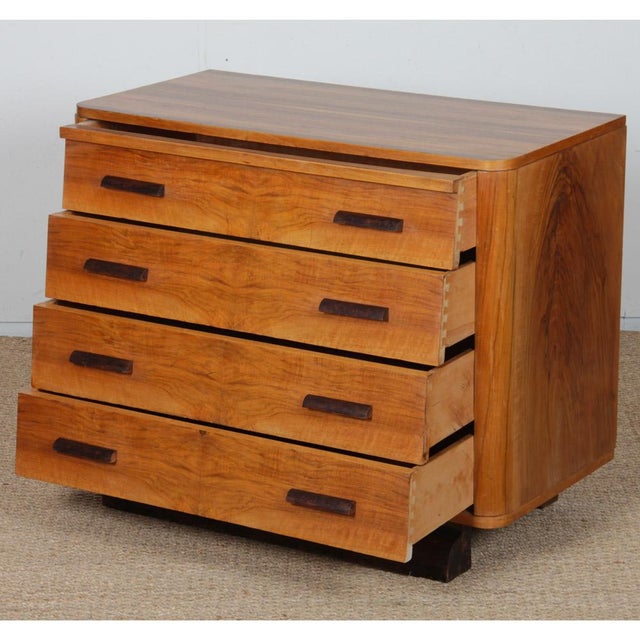 Walnut Chest of Drawers, 20th Century For Sale - Image 3 of 5