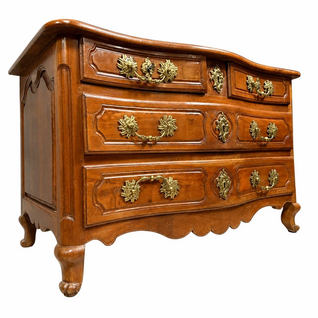 Louis XV Curved Chest of Drawers in Walnut and Gilt Bronze, 18th Century For Sale - Image 3 of 4