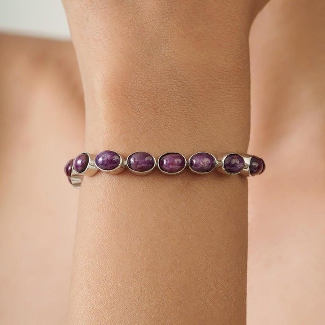 Oval Cabochon 35.44 Ct Ruby Unisex Bracelet in Sterling Silver For Sale - Image 10 of 10