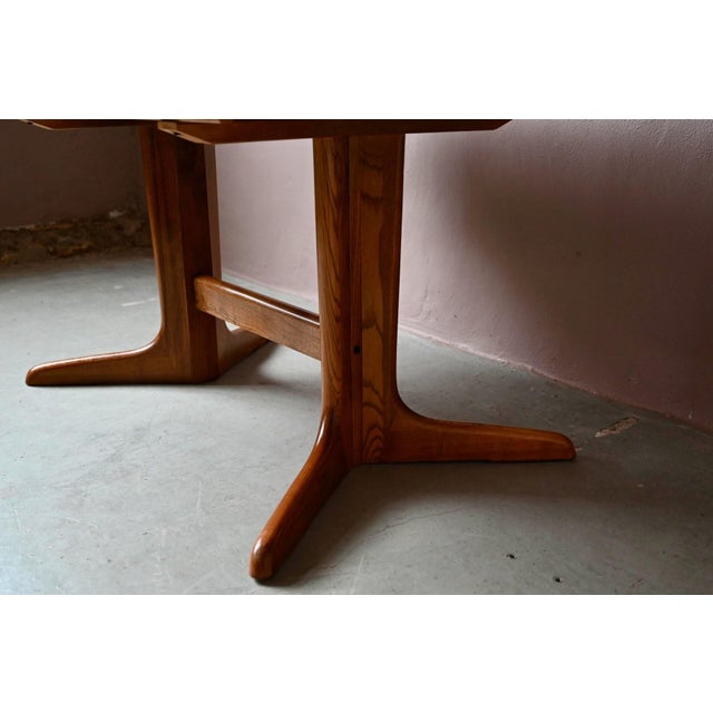 Vintage Scandinavian Oval Table with Central Pedestal Base, 1970s For Sale - Image 3 of 18