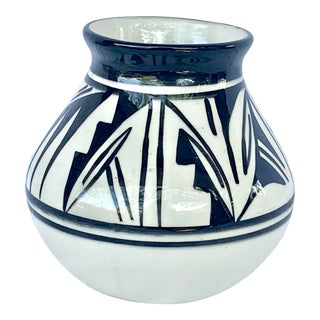 Vintage Mesa Verde Native American Pottery For Sale