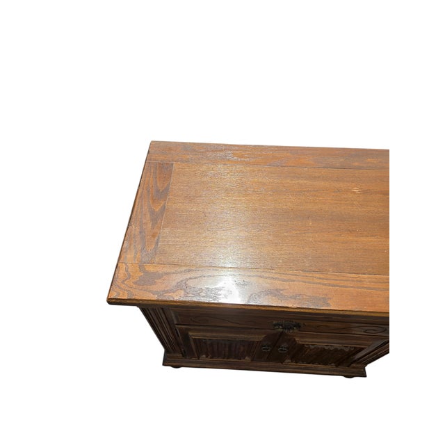 1990s Ethan Allen Royal Charter Oak Nightstand End Table Cabinet For Sale - Image 9 of 15