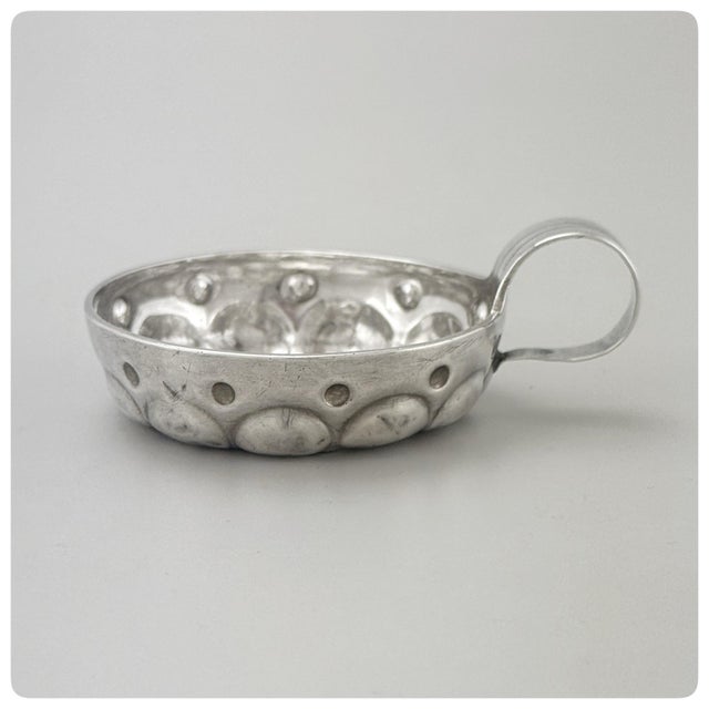 French First Standard (950/1000) Solid Silver Wine Taster, Tastevin, or Sommelier Cup, Paris, Circa 1846 For Sale - Image 3 of 7