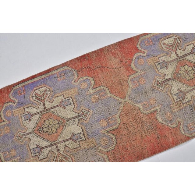 1960s Faded Orange and Lavender Medallion Rug For Sale In Phoenix - Image 6 of 10