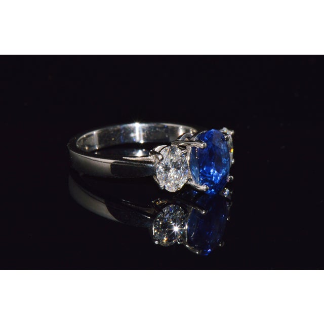 Royal Blue Gia Certified Natural 3.61cts VVS E Diamond Royal Blue Sapphire 950 Platinum 3 Stone Ring, Size 6.5 For Sale - Image 8 of 15