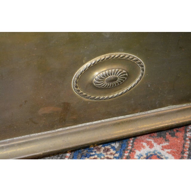 English English Brass Small Curved Fireplace Fender With Oval Emblems For Sale - Image 3 of 17