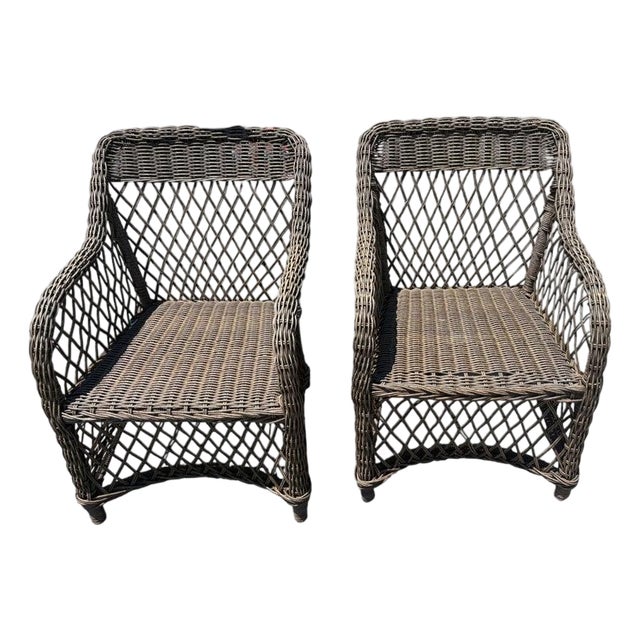 Pair of Bar Harbor Wicker Arm Chairs in Original Surface For Sale