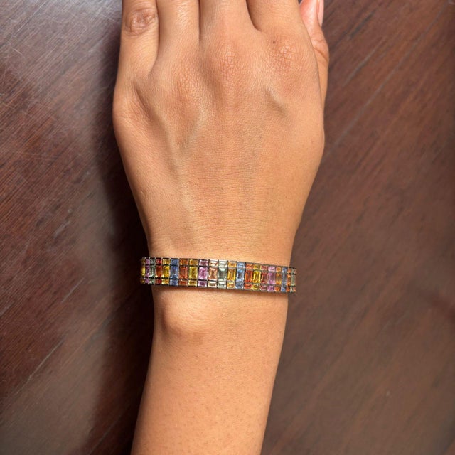 Early 21st Century Natural multi sapphire 24.80cts bracelet in 18k gold For Sale - Image 5 of 18