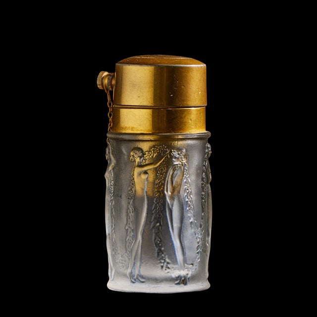 Art Nouveau René Lalique Figurines Et Guirlandes Glass and Bronze Atomizer Perfume Bottle For Sale - Image 3 of 6